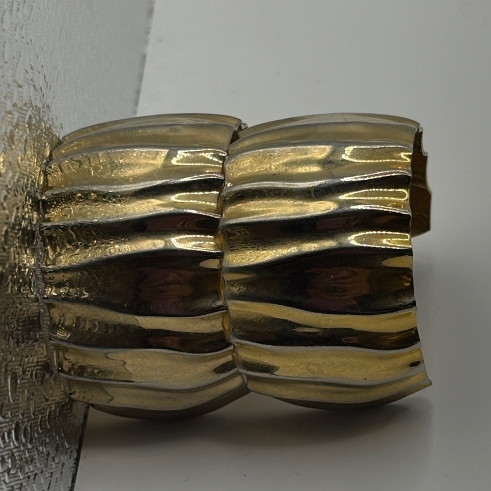 Vintage 80’s Gold-Toned Crinkle Hoop Earrings Clip On